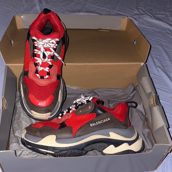 Balenciaga Triple S - Picture 1 of 5